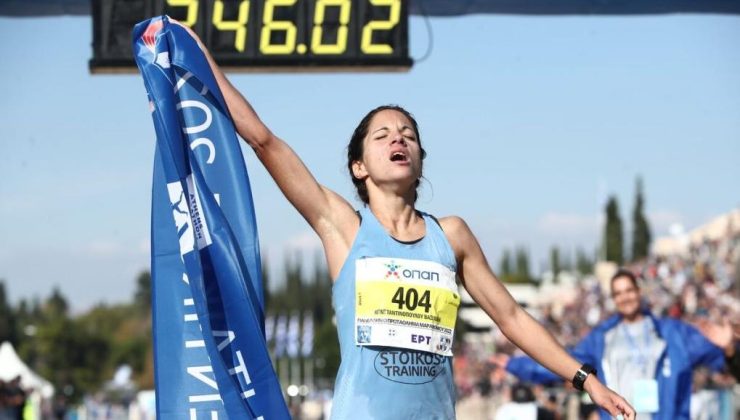 Atina Maratonu 2022: Vasiliki Konstantinopoulou podyumun birinci basamağında