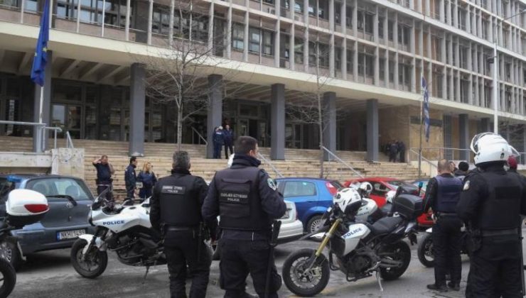 Selanik’te Mahkemelerde alarm – Bir bomba ihbarı geldi bina boşaltıldı