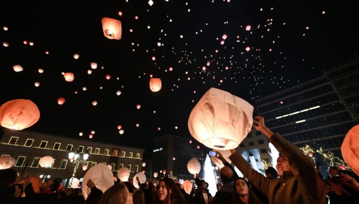 Dilek Gecesi’nde başkent Atina’da gökyüzüne 1500 dilek balonu bırakıldı