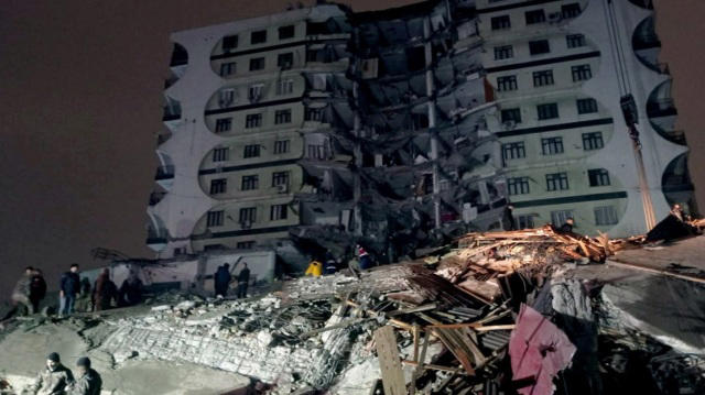 Türkiye’de deprem: ‘Derin bir nefes alın’ – Kurtarma operasyonları için zaman ve para tükeniyor
