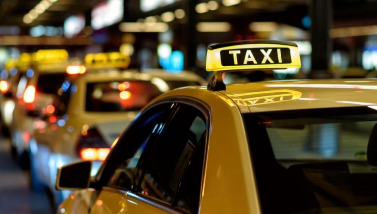 Atina’da Taksi Sürücüleri Pazartesi (13/2) altı saatlik grev yapacak