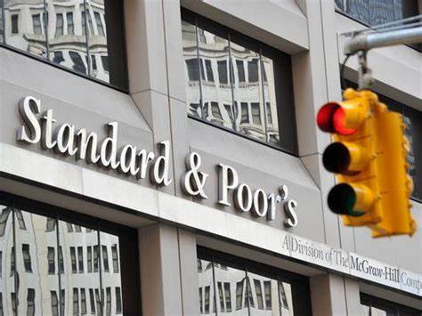 Standard & Poor’s tarafından ekonomik görünümün yükseltilmesi ne anlama geliyor?