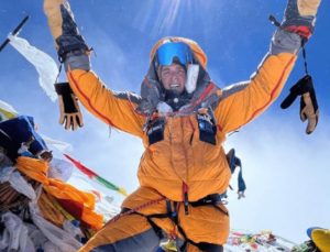 Marios Giannakou: Everest’in zirvesini fethetti