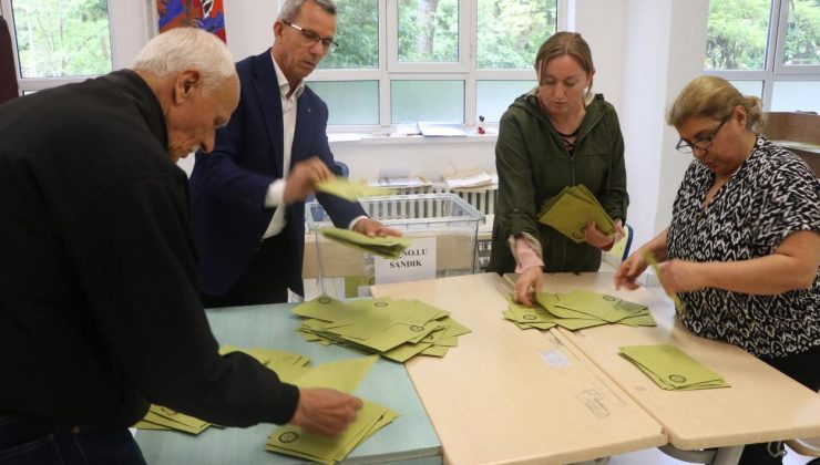 Türkiye genelinde oy verme işlemi sona erdi: Oylar sayılıyor