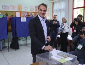 Yunanistan’da seçimi Miçotakis’in Yeni Demokrasi partisi önde bitirdi