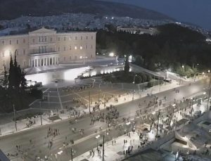 Yunanistan Parlamento Önünde Gösteri Nedeniyle Sintagma Meydanı Kapalı