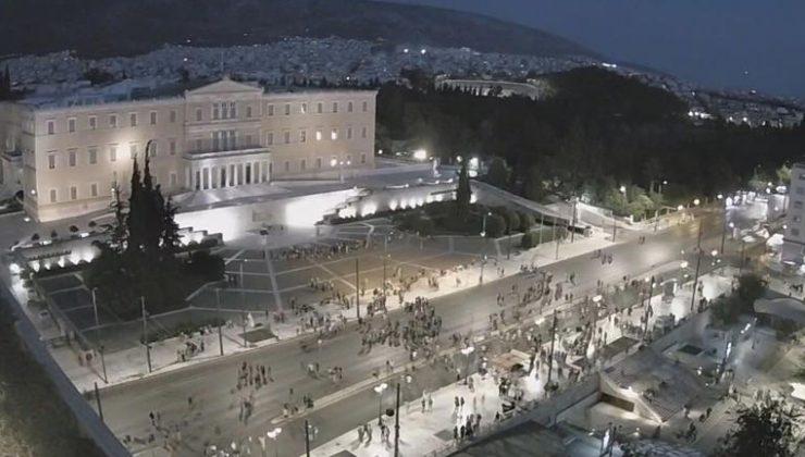 Yunanistan Parlamento Önünde Gösteri Nedeniyle Sintagma Meydanı Kapalı