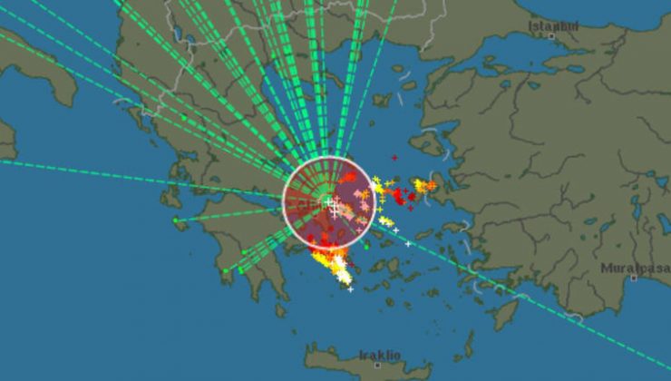 Yunanistan Andros Adasında Yangın