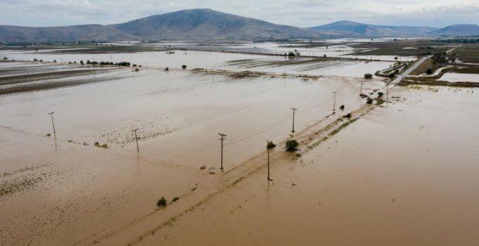 Thessalya’da Sel Felaketi: Su Seviyeleri Geriliyor – Sağlık Tehlikeleri Kaygısı