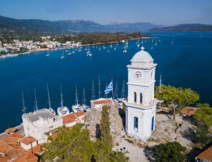 Poros adasında casuslukla suçlanan iki Türk vatandaşının sadece turist oldukları ortaya çıktı