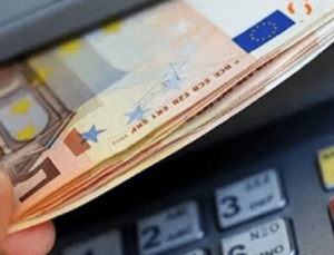 Yunanistan’da Bankaların ATM Komisyonlarına Önemli Düşüşler Geliyor