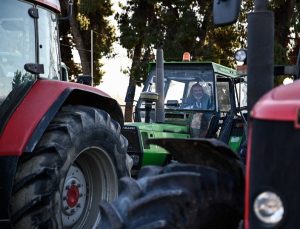 Yunanistan Çiftçileri Yollarda Grevi Devam Ediyor
