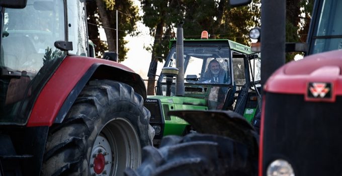 Yunanistan Çiftçileri Yollarda Grevi Devam Ediyor