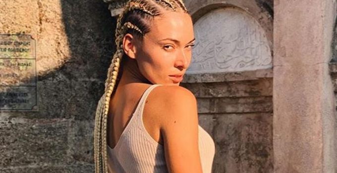 Yunanistan’da Model Michaela Fotiadi Şiddete Maruz Kaldı