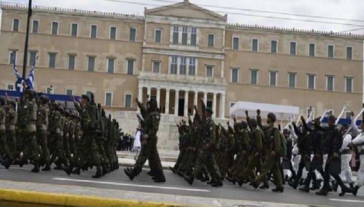 25 Mart: Atina’da Askeri Geçit Töreni (Fotogaleri)