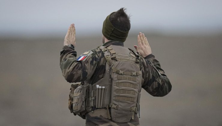 Fransız basınından itiraf: ‘Ukrayna’da Rus ordusuyla baş edemeyiz’