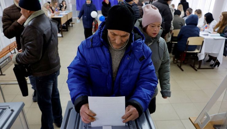 Rusya’da başkanlık seçimi: Ukrayna oy merkezini bombaladı, seçmenler sandıklara molotof attı