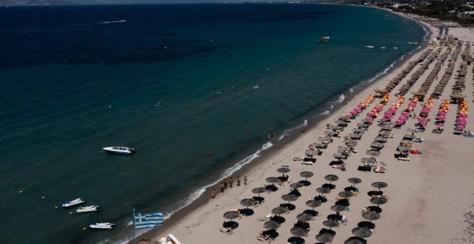 Yunan adaları Avrupa’da turistin en ağır olduğu yer