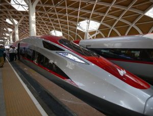 Japonya’dan Endonezya’daki süratli tren projesine kredi takviyesi