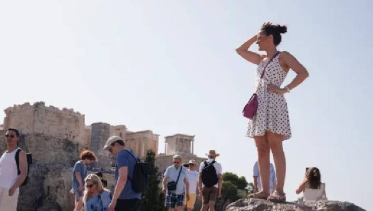 Çok sıcaklar nedeniyle Yunanistan’a seyahat uyarısı