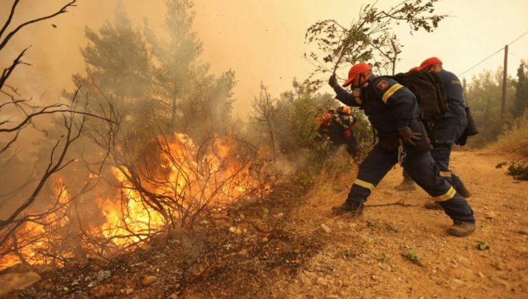 Yunanistan’da Orman Yangını Büyüyor