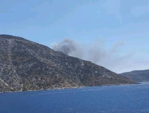 Yunanistan İkaria Adası Yangın’la Mücadele Ediyor