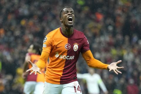 Olympiacos Wilfried Zaha İle Temas Kurdu