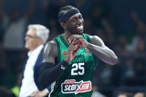 Panathinaikos Basketbolcusu Kendrick Nunn  Evlenme Teklif Etti