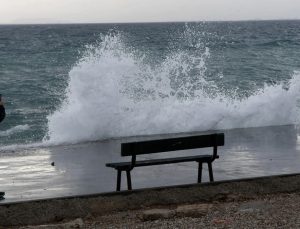 Fener Kampingi’nde hırsızlar klimaları hedef aldı