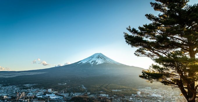 Japonya: Fuji Dağı’nın zirvesinde yeniden kar yağdı – 130 yıl sonra ilk kez “beyaz” değil.