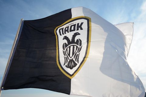 PAOK köklerini unutmuyor: İstanbul Pera Spor Kulübü’ne spor malzemesi gönderdi