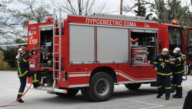 Kavala: Bir gemi alevler içinde kaldı