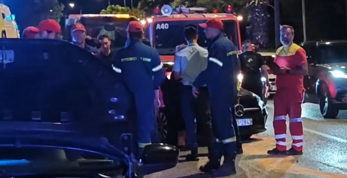 Alimos’da Poseidonos Bulvarı’nda Çok Araçlı Zincirleme Kaza